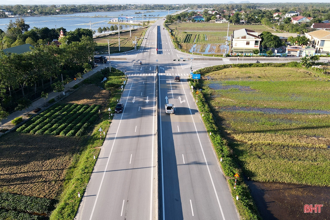 Chiêm ngưỡng tuyến đường ven biển hơn 2.000 tỷ đồng ở Hà Tĩnh