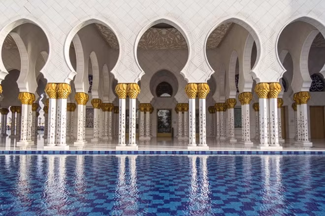nhung dieu khien abu dhabi tuyet dieu hon dubai