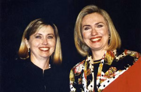nguoi phu nu chuyen dong gia hillary clinton