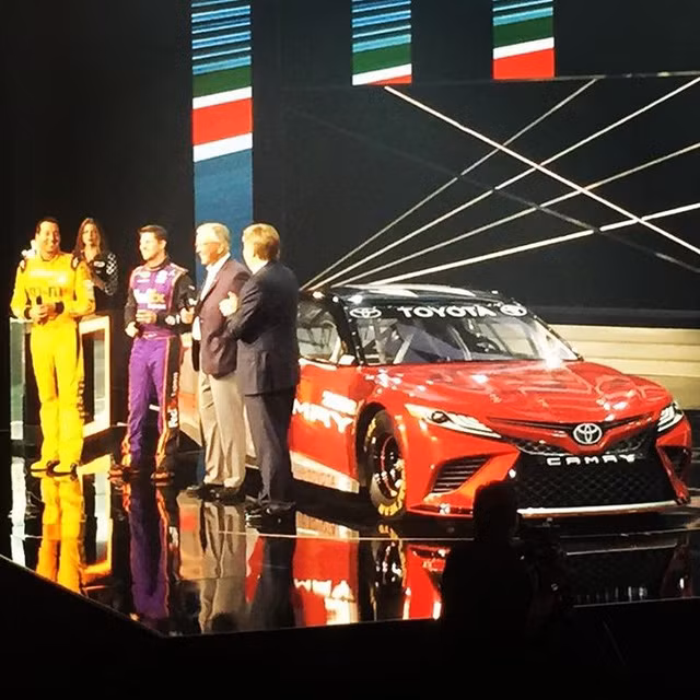 he lo thiet ke cua toyota camry 2018