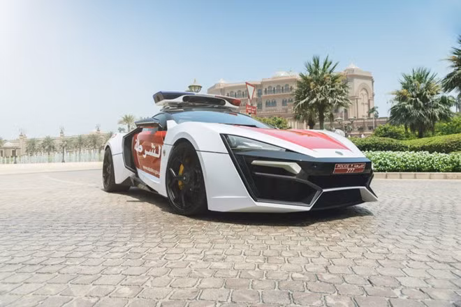nhung dieu khien abu dhabi tuyet dieu hon dubai