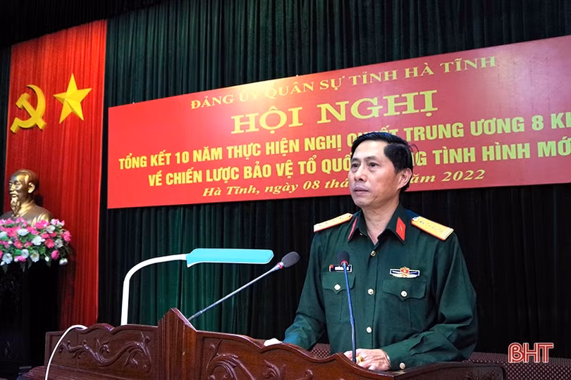 Xây dựng nền quốc phòng toàn dân gắn với thế trận an ninh nhân dân vững mạnh