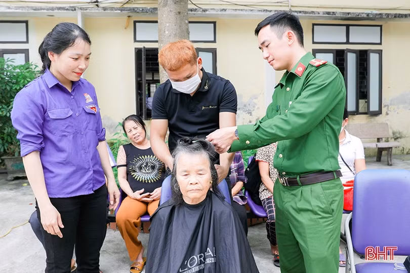 Nhiều hoạt động ý nghĩa của tuổi trẻ Công an Hương Sơn hướng về bệnh nhân nghèo