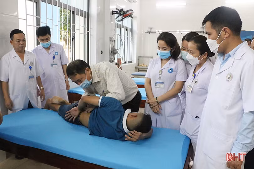 Bệnh viện Y học cổ truyền Trung ương chuyển giao kỹ thuật chuyên sâu cho bác sỹ Hà Tĩnh