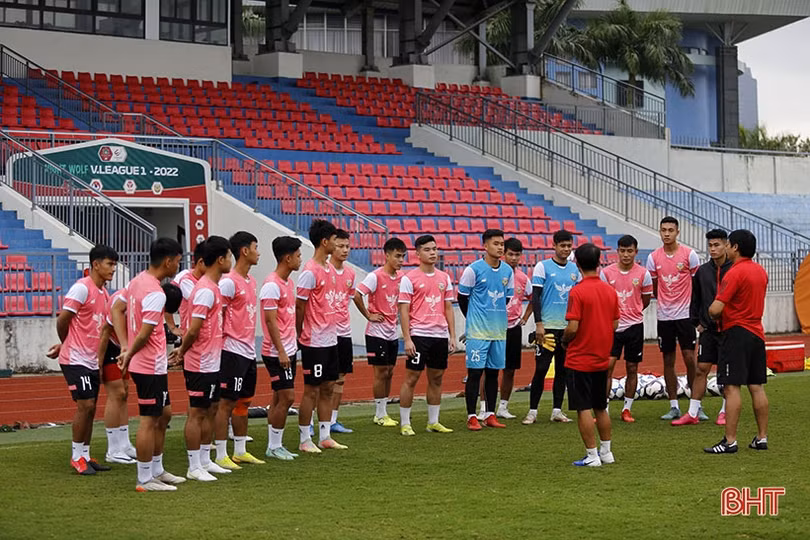 U21 Hồng Lĩnh Hà Tĩnh: Có ngoại binh lò Barcelona, nhiều gương mặt tuyển trẻ Việt Nam
