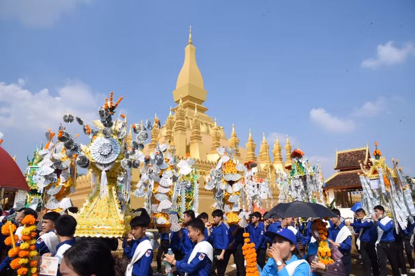 Đặc sắc lễ rước Phạ Sạt Phơng ở Lào