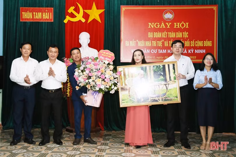 Ra mắt tổ chuyển đổi số cộng đồng trong Ngày hội Đại đoàn kết ở Kỳ Ninh