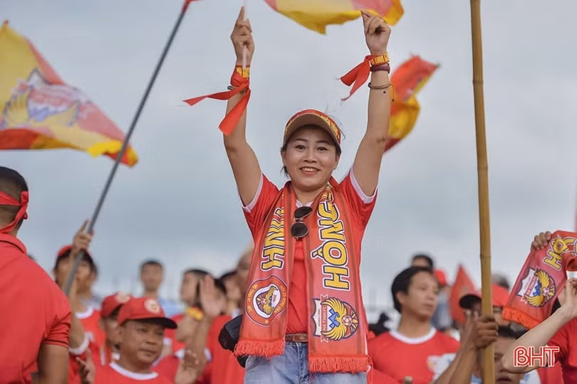 Chuyên gia, người hâm mộ nói gì về chuyến làm khách của Hồng Lĩnh Hà Tĩnh trước Hà Nội FC?