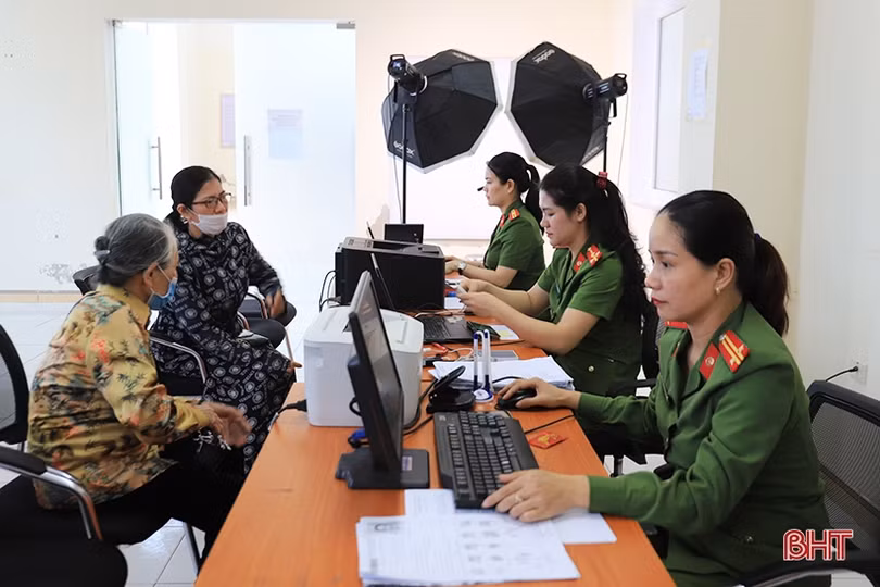 Công an Hà Tĩnh dồn sức “90 ngày, đêm” thực hiện các thủ tục về dữ liệu dân cư