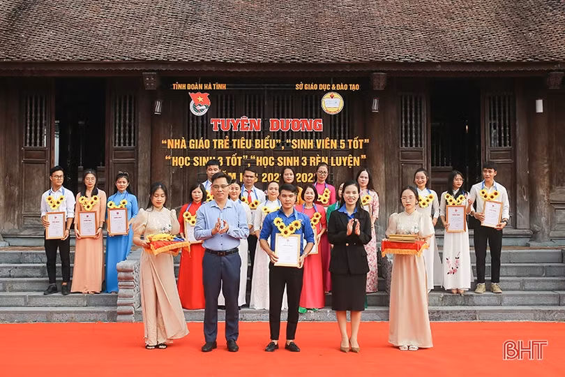 Hà Tĩnh tuyên dương 52 giáo viên trẻ, học sinh, sinh viên tiêu biểu