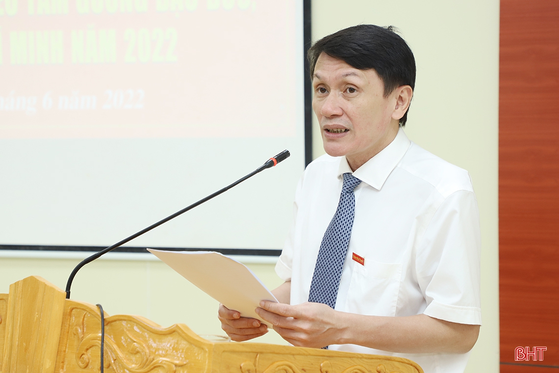 Đảng bộ Báo Hà Tĩnh tuyên dương 11 tập thể, cá nhân điển hình học tập và làm theo gương Bác