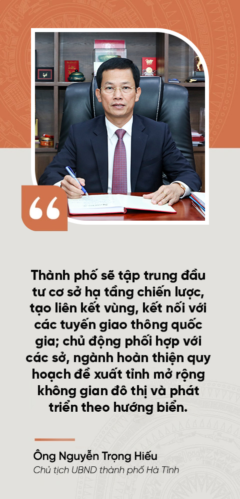 Thành Sen trong nắng mới
