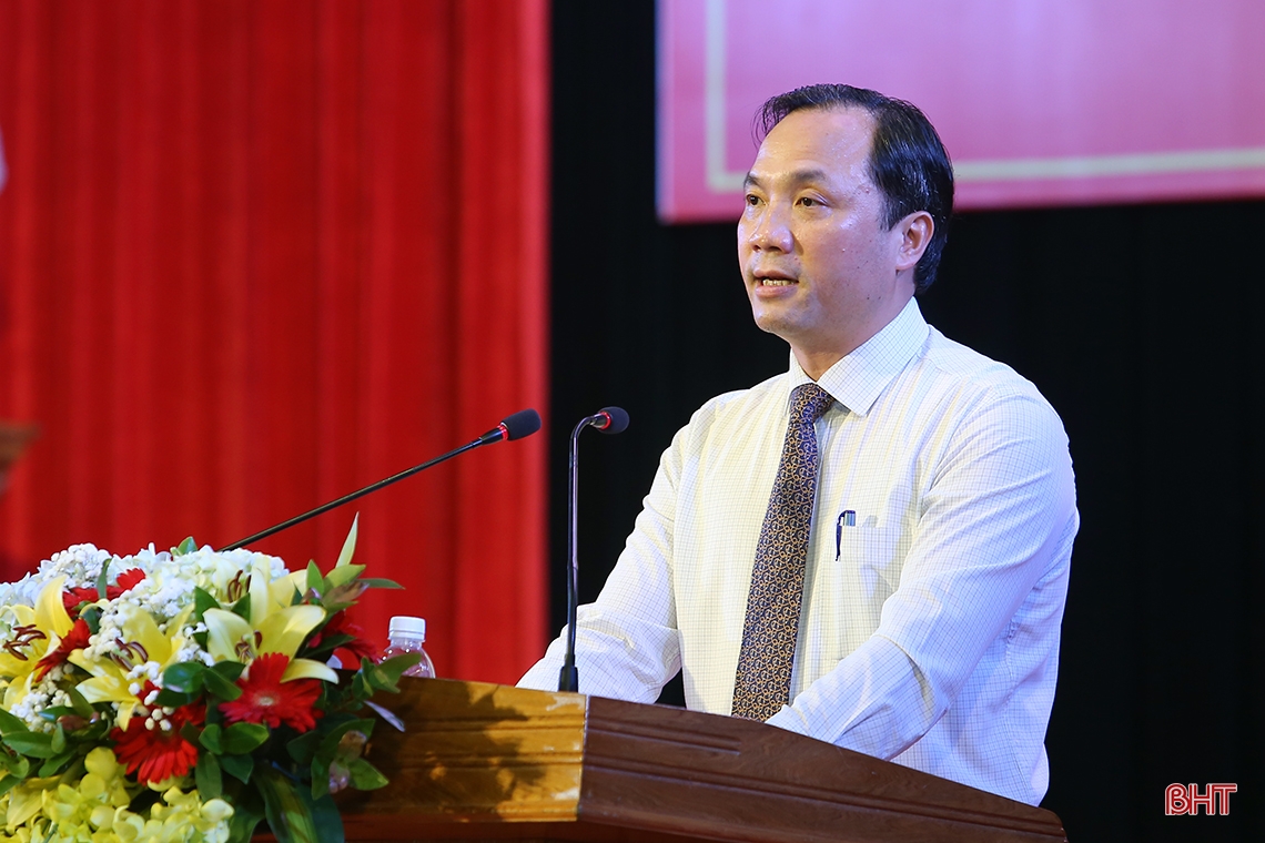 Tiếp tục xây dựng đội ngũ nhà giáo Hà Tĩnh tâm huyết, trách nhiệm, đạo đức trong sáng, chuyên môn, nghiệp vụ giỏi