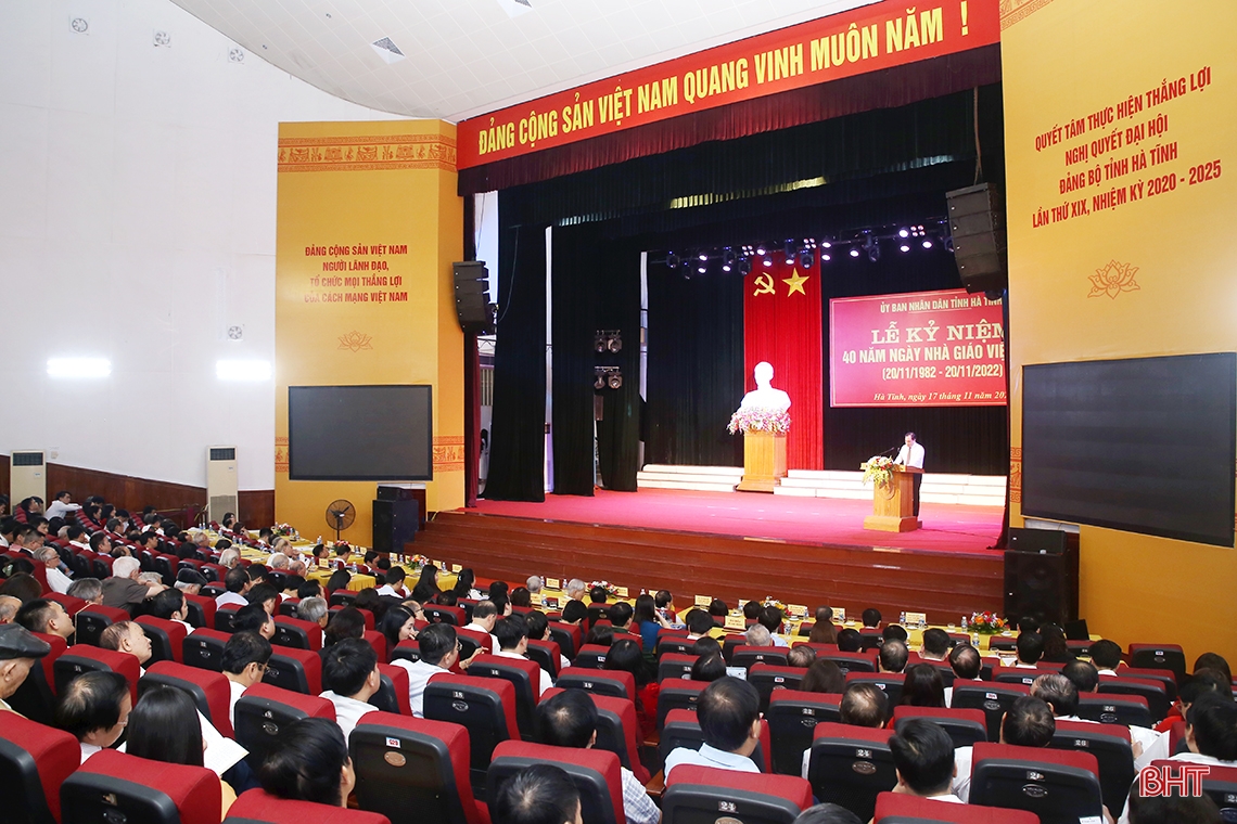 Tiếp tục xây dựng đội ngũ nhà giáo Hà Tĩnh tâm huyết, trách nhiệm, đạo đức trong sáng, chuyên môn, nghiệp vụ giỏi