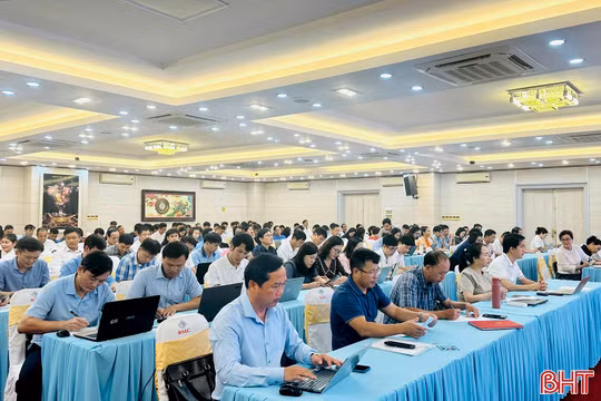 Nâng cao kỹ năng truyền thông cho giáo viên về phòng, chống tác hại thuốc lá, rượu bia