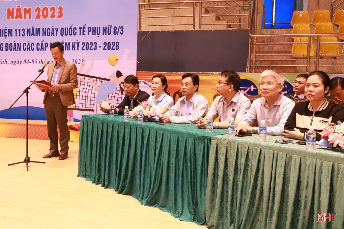 Khởi tranh Giải Bóng chuyền hơi nữ Công đoàn Khối các cơ quan Đảng