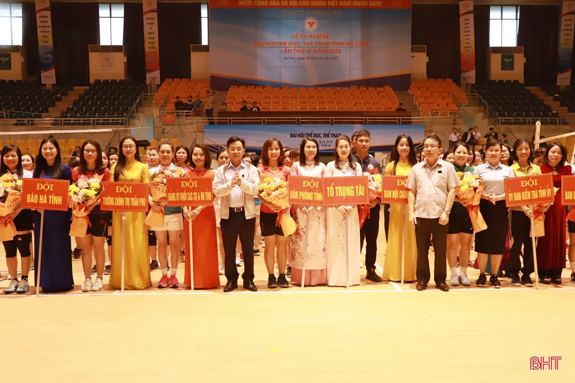Khởi tranh Giải Bóng chuyền hơi nữ Công đoàn Khối các cơ quan Đảng