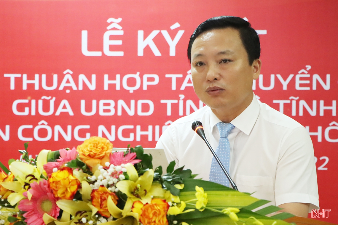 Hà Tĩnh ký kết thoả thuận hợp tác chuyển đổi số với Viettel