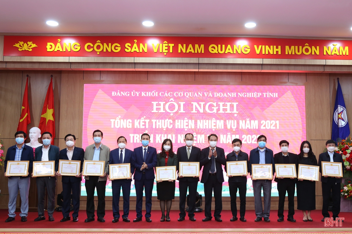 Tiếp tục nâng cao vai trò của cấp ủy trong lãnh đạo, chỉ đạo thực hiện các nhiệm vụ chính trị