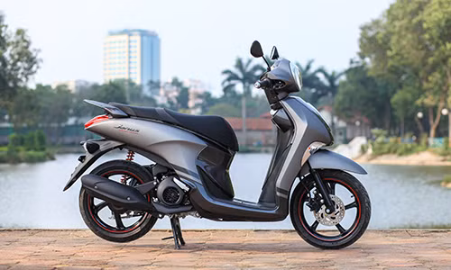 yamaha janus ban dac biet thach thuc honda vision o viet nam