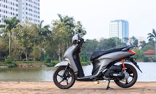 yamaha janus ban dac biet thach thuc honda vision o viet nam