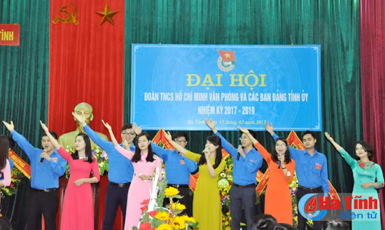 tuoi tre van phong va cac ban dang tich cuc hanh dong vi cong dong