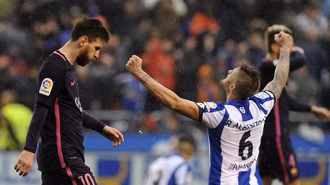 barca thua deportivo sao phai ngac nhien