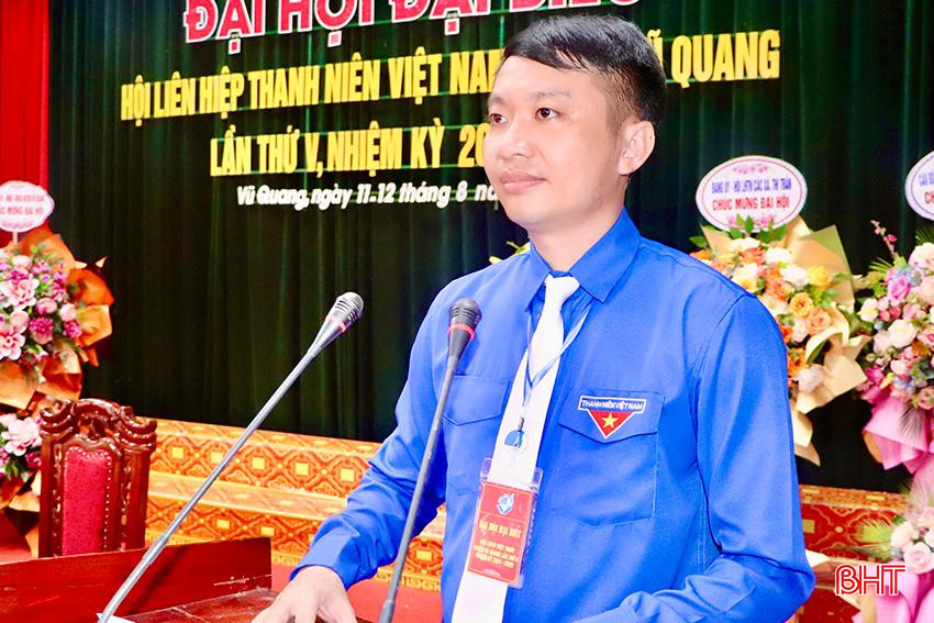Bí thư Huyện đoàn Vũ Quang Lê Xuân Thắng phát biểu khai mạc đại hội.