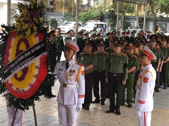 Lãnh đạo Đảng, Nhà nước dâng hương viếng Trung tướng Đồng Sỹ Nguyên