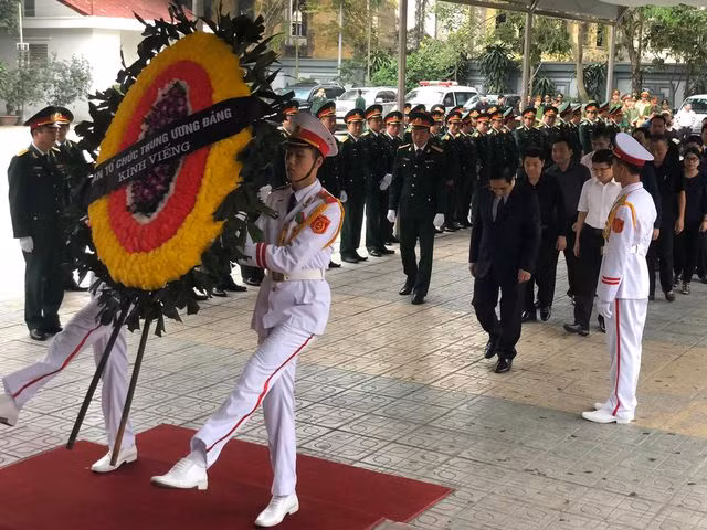 Lãnh đạo Đảng, Nhà nước dâng hương viếng Trung tướng Đồng Sỹ Nguyên