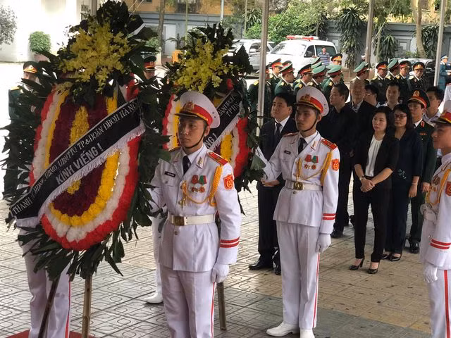 Lãnh đạo Đảng, Nhà nước dâng hương viếng Trung tướng Đồng Sỹ Nguyên