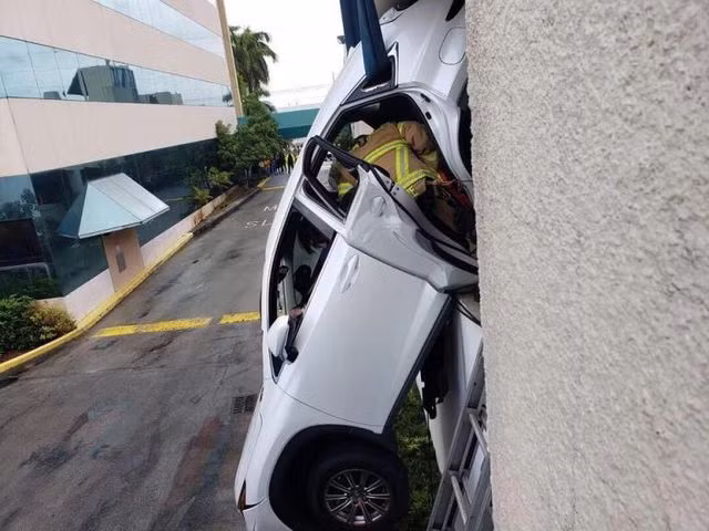 Một vụ nhầm chân ga... “may mắn”