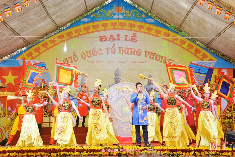 Người dân Hà Tĩnh thành kính tưởng nhớ các Vua Hùng