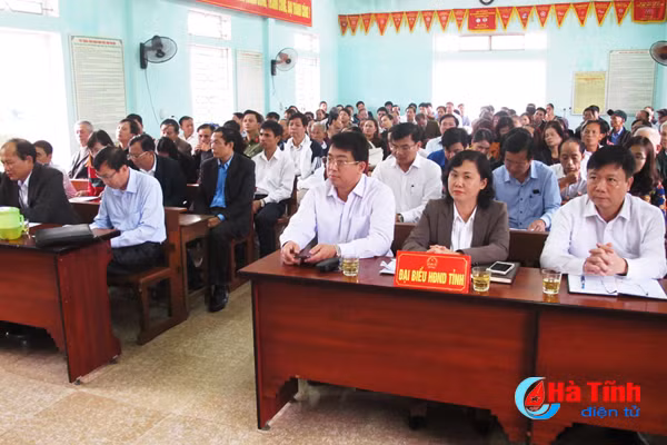 cu tri de nghi som xac dinh co tiep tuc khai thac mo sat thach khe