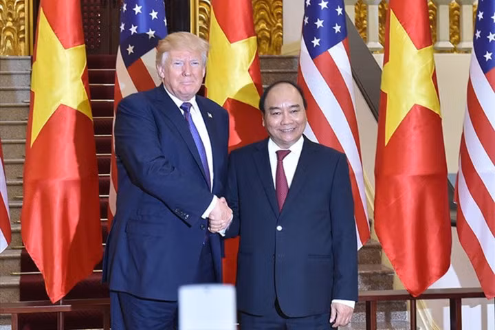 nhin lai chuyen tham viet nam cua tong thong hoa ky donald trump