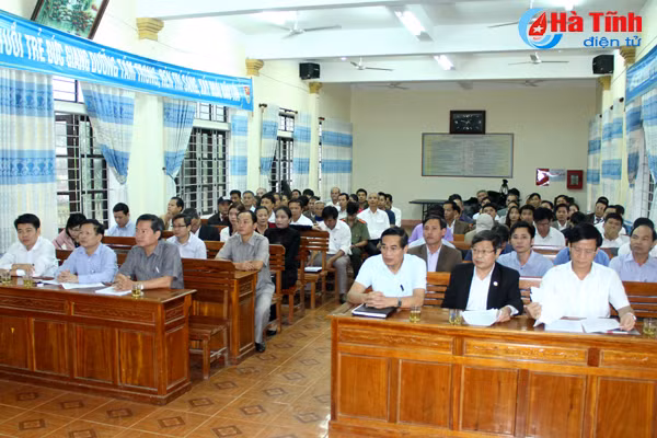cu tri de nghi som xac dinh co tiep tuc khai thac mo sat thach khe