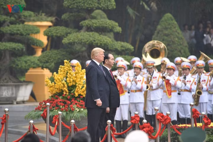 nhin lai chuyen tham viet nam cua tong thong hoa ky donald trump