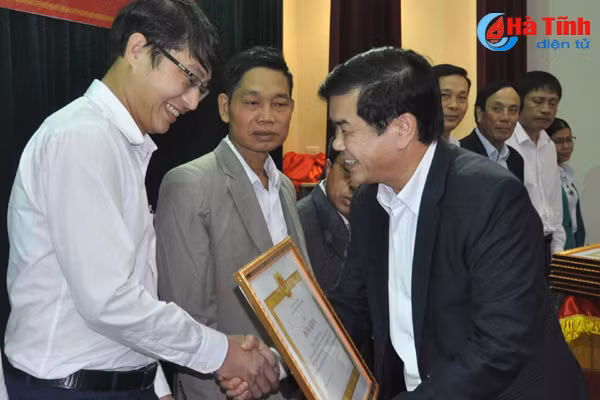 nghi quyet ve tai dinh cu gpmb giup on dinh dan sinh thu hut nguon luc dau tu