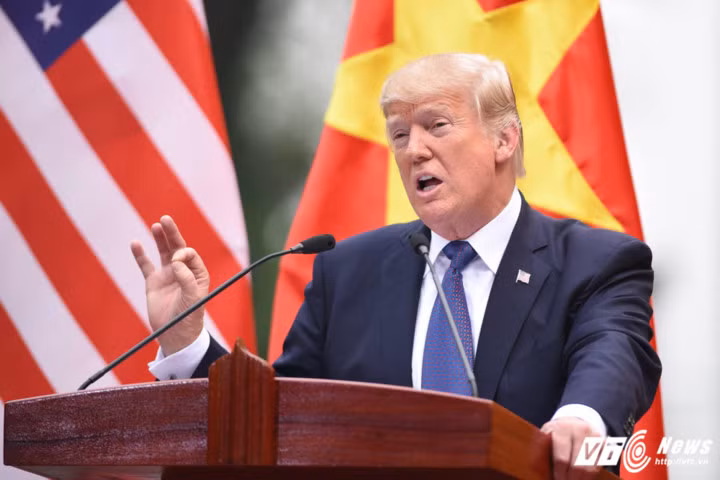 nhin lai chuyen tham viet nam cua tong thong hoa ky donald trump