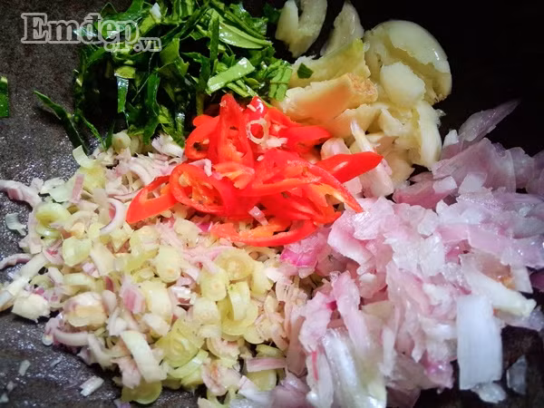 thit ba chi nuong la chanh thom ngon chi nhin thoi da day da keu gao