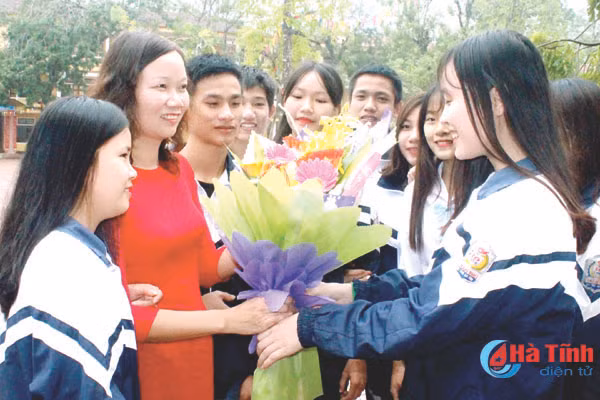 nha giao nguyen tat thanh tam guong hoc tap suot