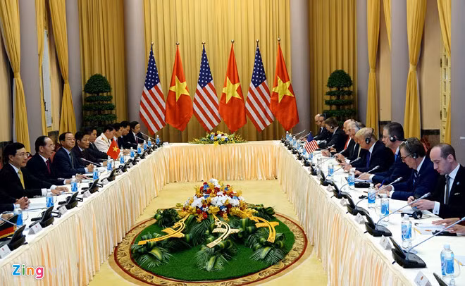 nhin lai chuyen tham viet nam cua tong thong hoa ky donald trump
