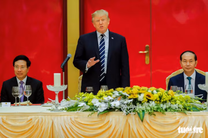 nhin lai chuyen tham viet nam cua tong thong hoa ky donald trump