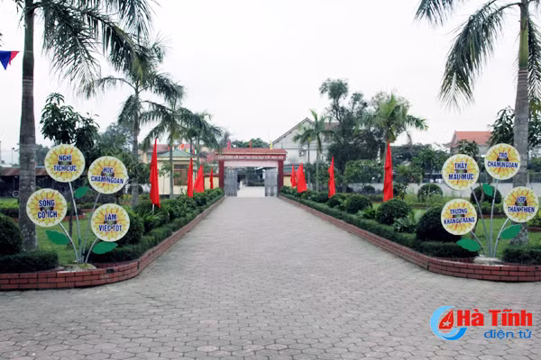 ngo ngang ngoi truong dep nhu resort tren que huong dai thi hao nguyen du