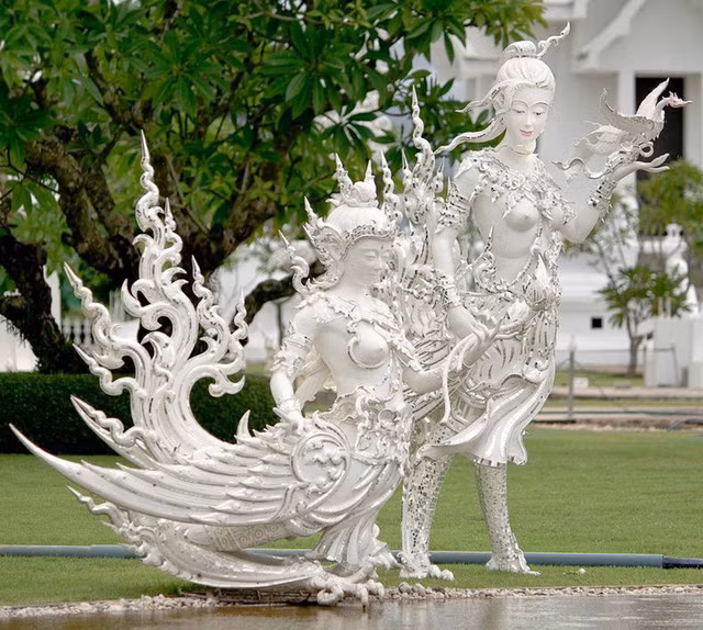 kham pha ngoi den trang ky di o thai lan