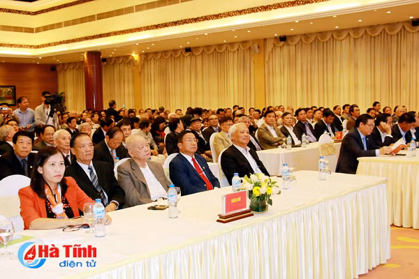 10 nam hoi dong huong ha tinh tai ha noi gan ket de xay dung que huong