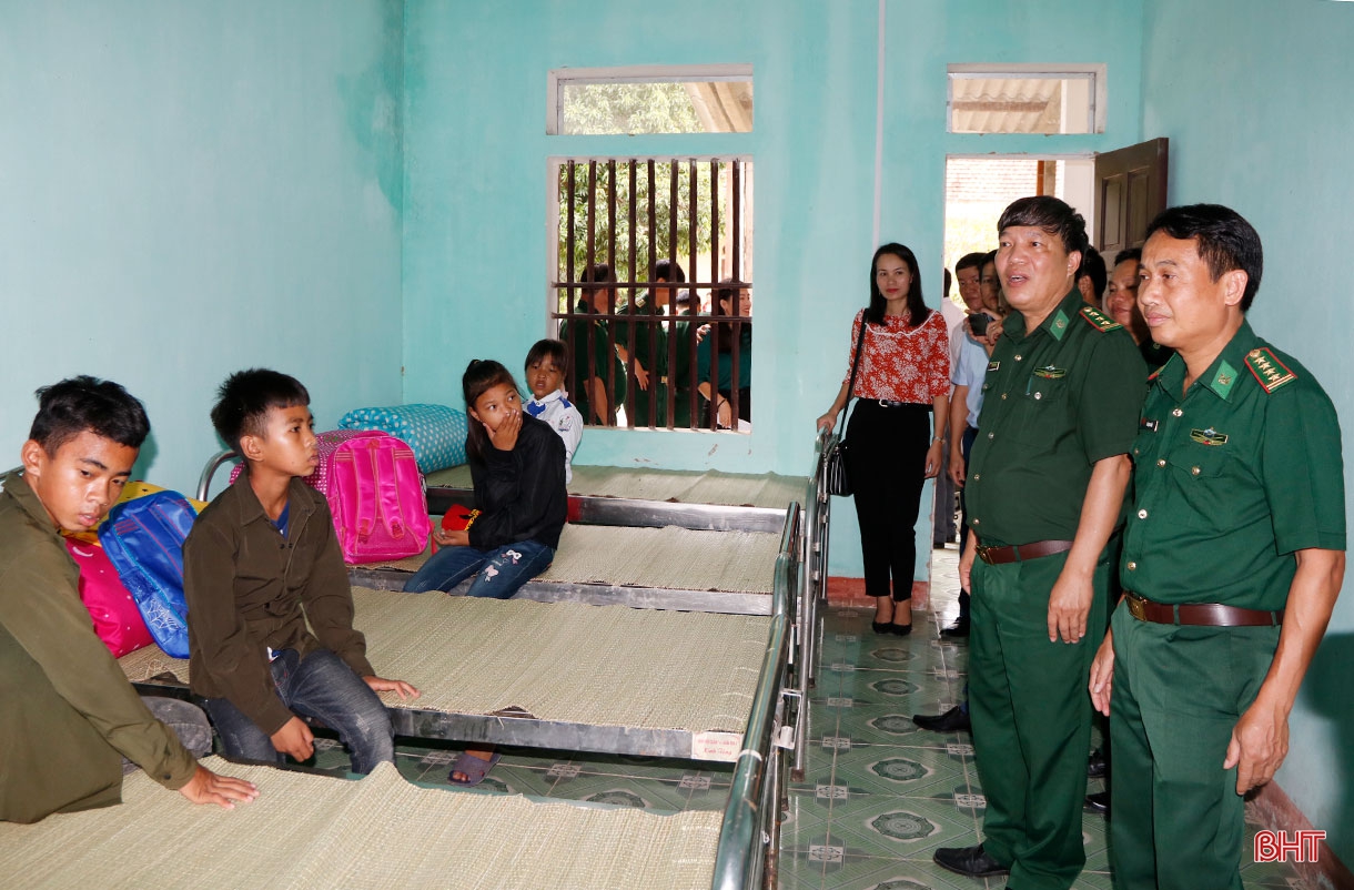 Xứng danh người lính mang quân hàm xanh trên quê hương Xô Viết
