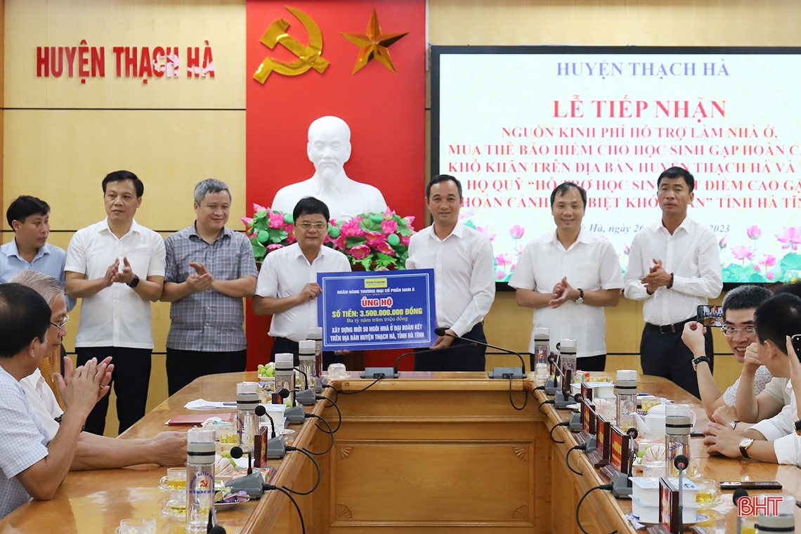 Nhiều tổ chức, doanh nghiệp hỗ trợ chương trình an sinh xã hội ở Thạch Hà