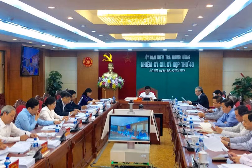 Ủy ban Kiểm tra Trương ương đề nghị thi hành kỷ luật Ban Thường vụ Đảng ủy Tập đoàn Xăng dầu