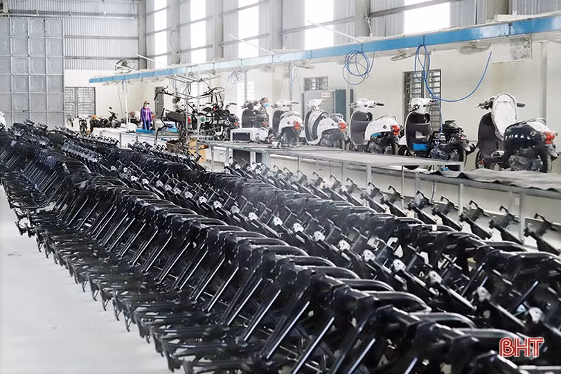 Doanh nghiệp vượt khó, quyết “bám trụ” Khu kinh tế Cầu Treo
